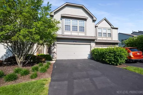 3326 Bromley Ln, Aurora, IL 60502