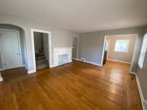 Living - 17843 Roy St, Lansing, IL 60438 photo 2 of 4