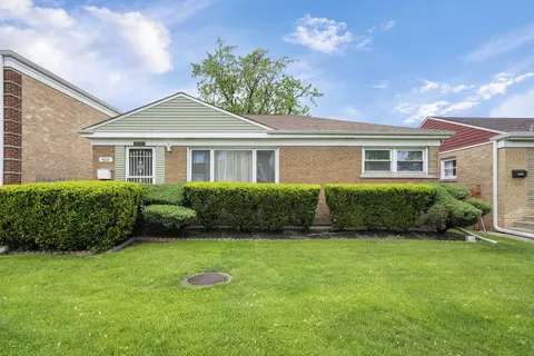 4650 Dobson St, Skokie, IL 60076