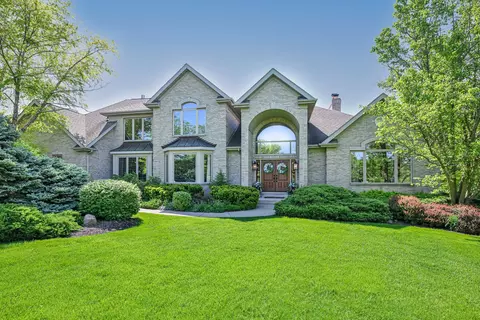 713 Birch Hollow Dr, Antioch, IL 60002