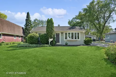 3711 Bluebird Ln, Rolling Meadows, IL 60008