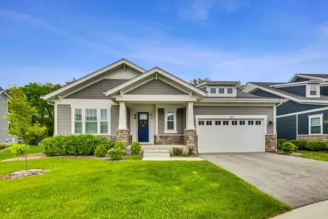 2811 Parkside Cir, Glenview, IL 60026