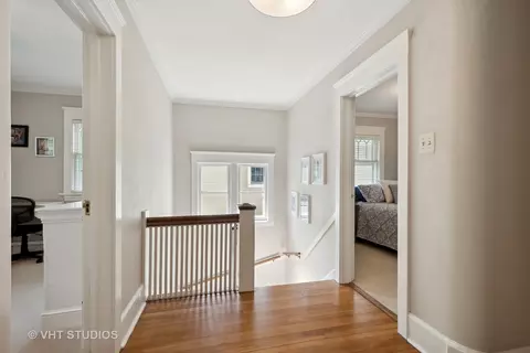 Entry Way - 2731 Harrison St, Evanston, IL 60201 photo 4 of 4