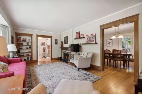 Living - 2731 Harrison St, Evanston, IL 60201 photo 3 of 3