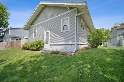 Exterior - 7 Hale Ct, Normal, IL 61761 photo 6 of 7