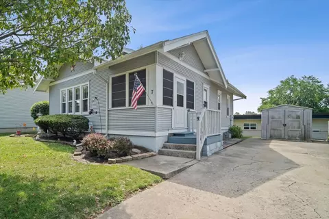 7 Hale Ct, Normal, IL 61761