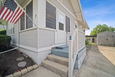 Exterior - 7 Hale Ct, Normal, IL 61761 photo 2 of 7