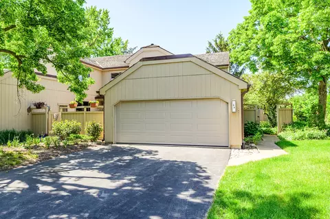 69 Foxwood Ln #0, Lake Barrington, IL 60010