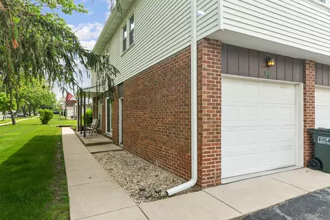 Exterior - 19510 S 116th Ave #A, Mokena, IL 60448 photo 3 of 4