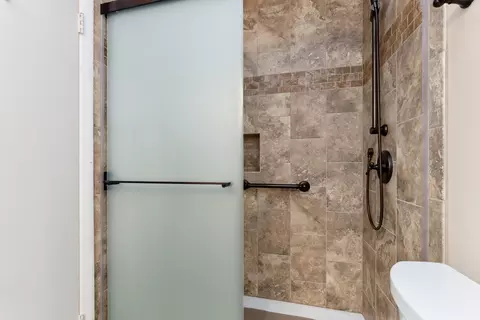 Bath - 19510 S 116th Ave #A, Mokena, IL 60448 photo 2 of 2