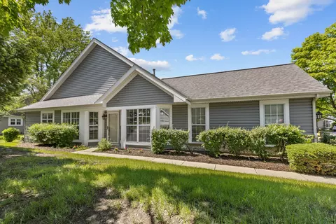 1299 Lake Shore Dr, Carol Stream, IL 60188