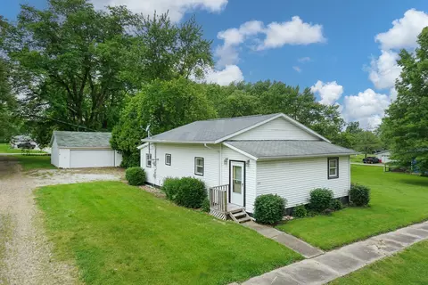 301 N Maltby St, Waynesville, IL 61778