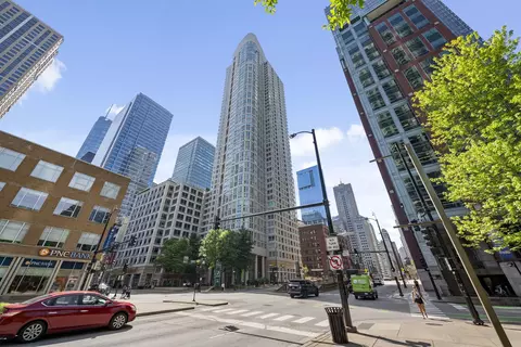 345 N Lasalle St #1905, Chicago, IL 60654