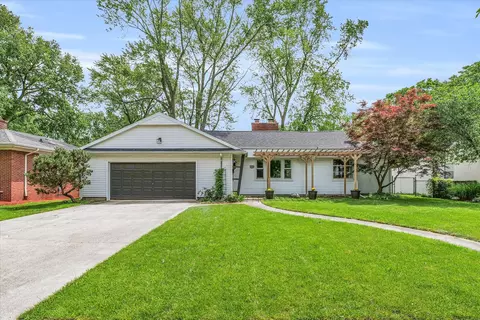 1207 W University Ave, Champaign, IL 61821