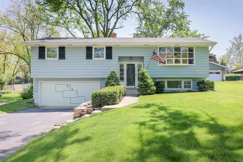 541 Hitchcock Ave, Lisle, IL 60532