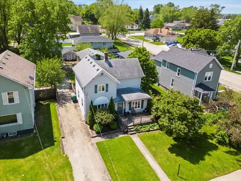 315 E North St, Manhattan, IL 60442