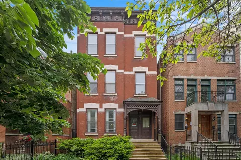853 W George St, Chicago, IL 60657
