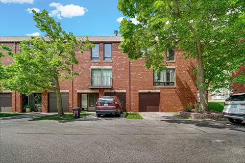 3821 Appian Way #T14F, Glenview, IL 60025