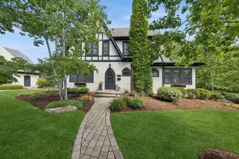 7 Center St, Hinsdale, IL 60521