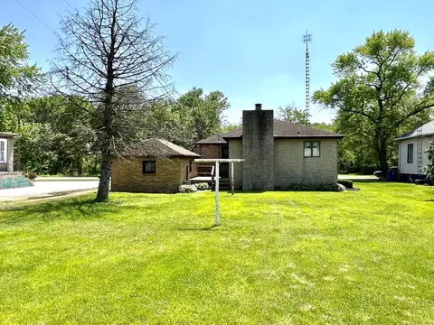 Exterior - 148 E 3rd St, Depue, IL 61322 photo 2 of 4