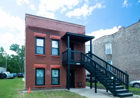 3921 W Arthington St, Chicago, IL 60624
