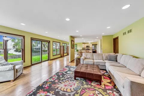1329 E Bailey Rd, Naperville, IL 60565 photo 2