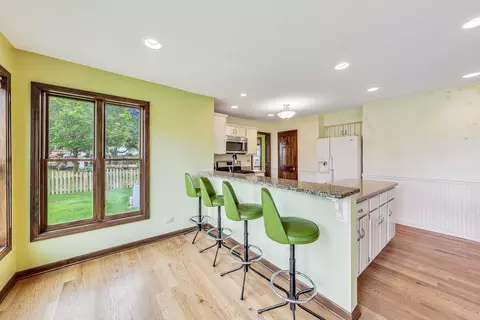 1329 E Bailey Rd, Naperville, IL 60565 photo 9