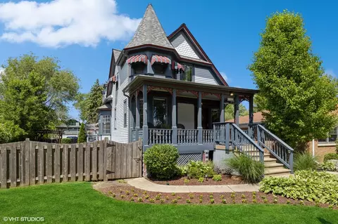 9524 Jackson Ave, Brookfield, IL 60513
