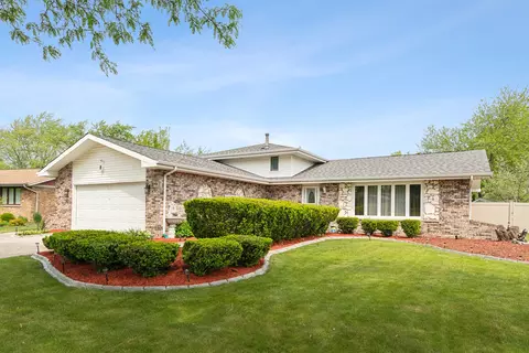 8224 Wheeler Dr, Orland Park, IL 60462