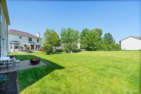 Exterior - 252 Berkeley Dr, Bolingbrook, IL 60440 photo 2 of 2