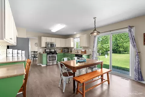Kitchen - 252 Berkeley Dr, Bolingbrook, IL 60440 photo 3 of 3