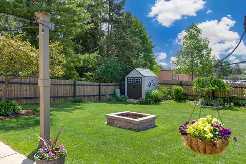 Exterior - 328 Springbrook Ln, Carol Stream, IL 60188 photo 3 of 7