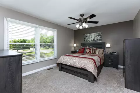 Bedroom - 328 Springbrook Ln, Carol Stream, IL 60188 photo 1 of 2
