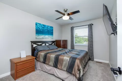 Bedroom - 328 Springbrook Ln, Carol Stream, IL 60188 photo 2 of 2
