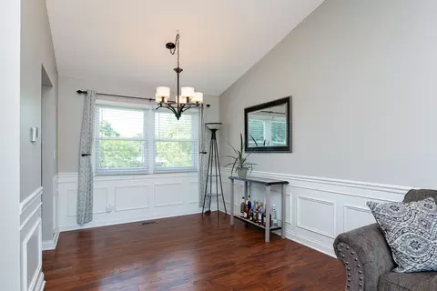 Dining - 328 Springbrook Ln, Carol Stream, IL 60188 photo 1 of 3