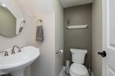 Bath - 328 Springbrook Ln, Carol Stream, IL 60188 photo 1 of 3