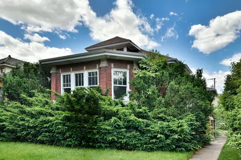 7105 31st St, Berwyn, IL 60402