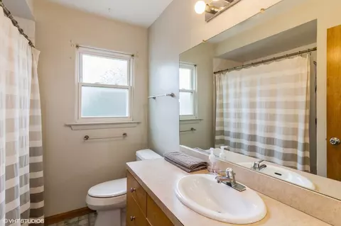 Bath - 23905 W Robert Ave, Plainfield, IL 60544 photo 1 of 2