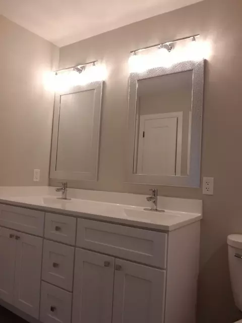 Bath - 6006 W Ford Ct, Monee, IL 60449 photo 1 of 5