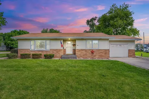 204 E 6th St, Gibson City, IL 60936