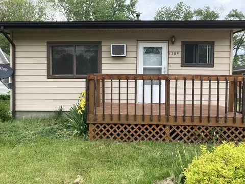 1709 W 9th St, Dixon, IL 61021