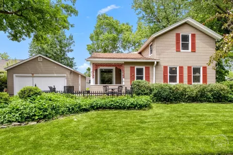211 Columbia St, Batavia, IL 60510