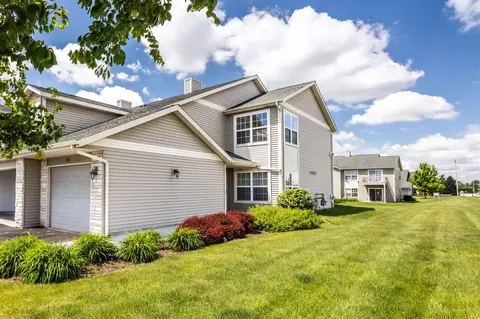 995 Penny Ln #995, Sycamore, IL 60178