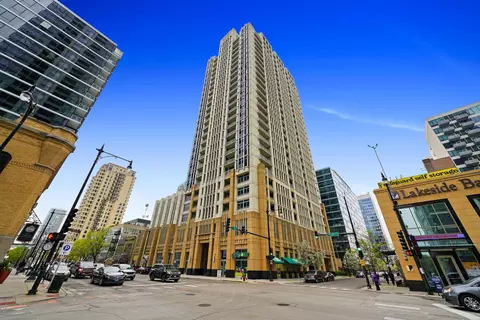 1400 S Michigan Ave #2006, Chicago, IL 60605