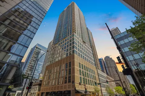 2 Erie St #3002, Chicago, IL 60611