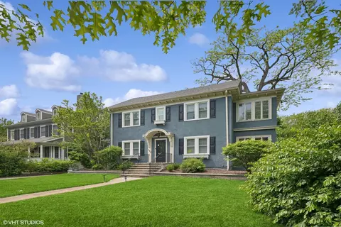 152 Bertling Ln, Winnetka, IL 60093