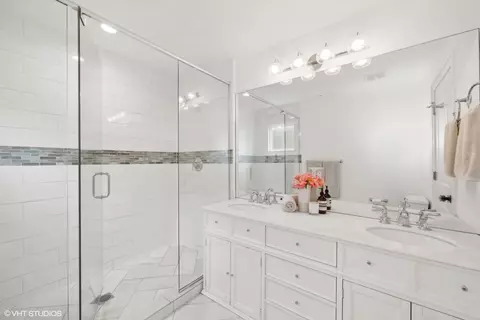Bath - 152 Bertling Ln, Winnetka, IL 60093 photo 2 of 3