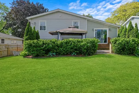 Exterior - 3800 Holly Ln, Rolling Meadows, IL 60008 photo 9 of 9