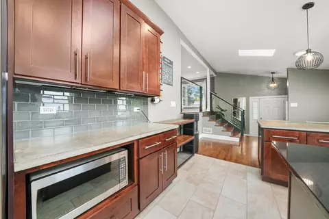 Kitchen - 3800 Holly Ln, Rolling Meadows, IL 60008 photo 4 of 8