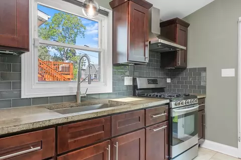 Kitchen - 3800 Holly Ln, Rolling Meadows, IL 60008 photo 5 of 8
